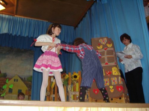 Hraje celá dědina aneb S veselou myslí na nesmysly. - 18.3.2006